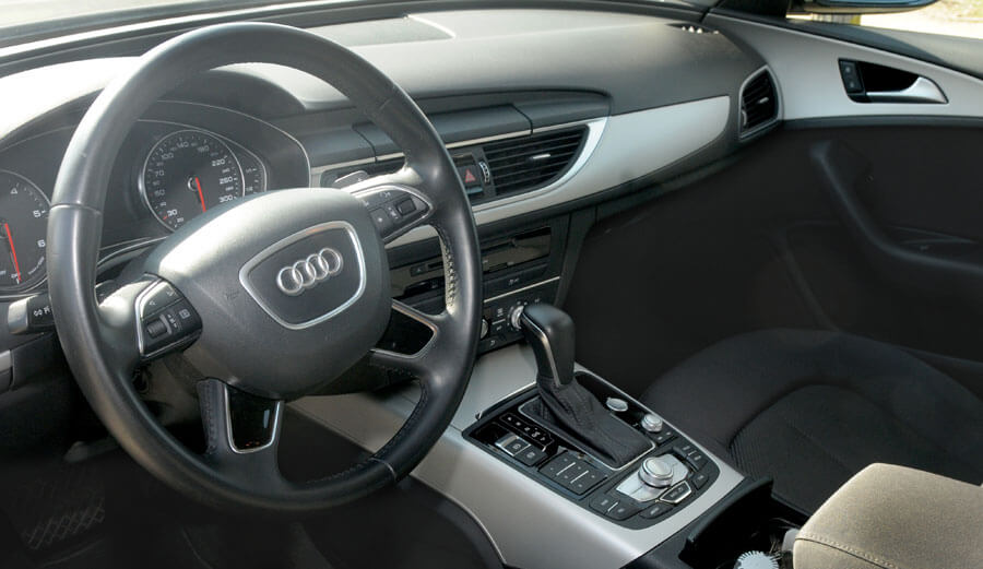 interior-de-AUDI-A6-AVANT-TranserviceNavarra